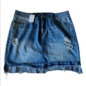 Mini skirt with rips on the front